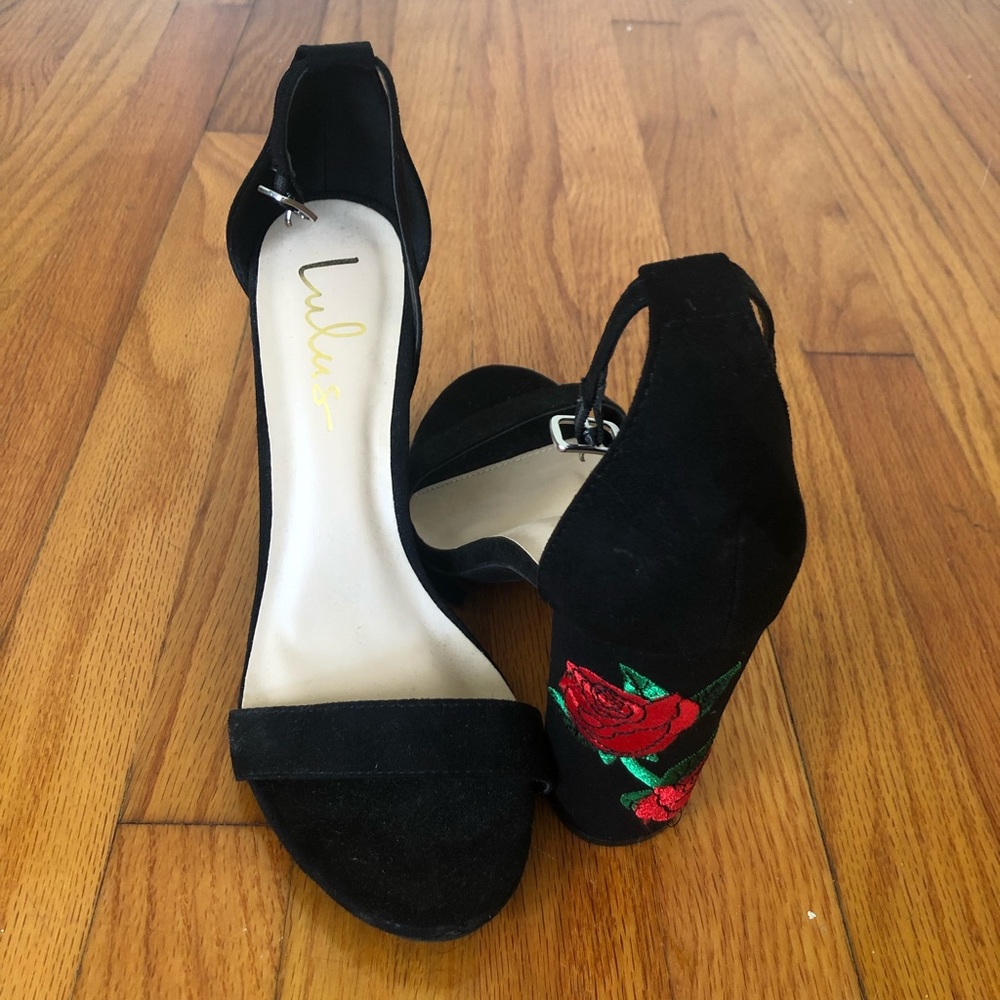 Lulu’s Felora Embroidered Heels ⚡️